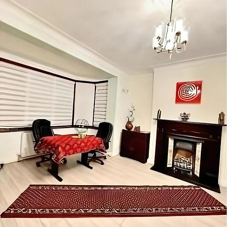 Beautiful Double En-Suite Room, Separate Entrance, Ilford, Central Line Gants Hill, Free Parking Exteriér fotografie