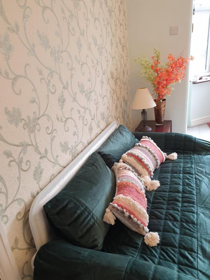 Beautiful Double En-Suite Room, Separate Entrance, Ilford, Central Line Gants Hill, Free Parking Exteriér fotografie