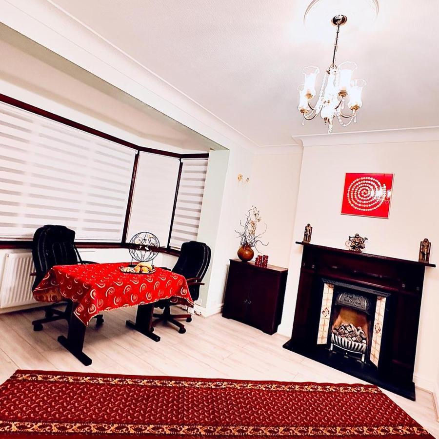 Beautiful Double En-Suite Room, Separate Entrance, Ilford, Central Line Gants Hill, Free Parking Exteriér fotografie